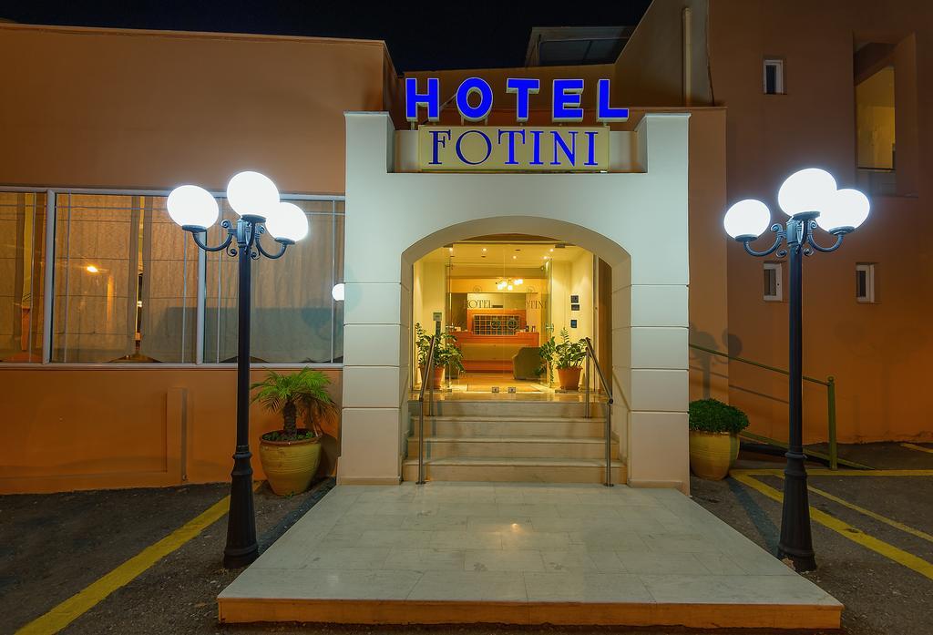 קלמאטה Hotel Fotini מראה חיצוני תמונה
