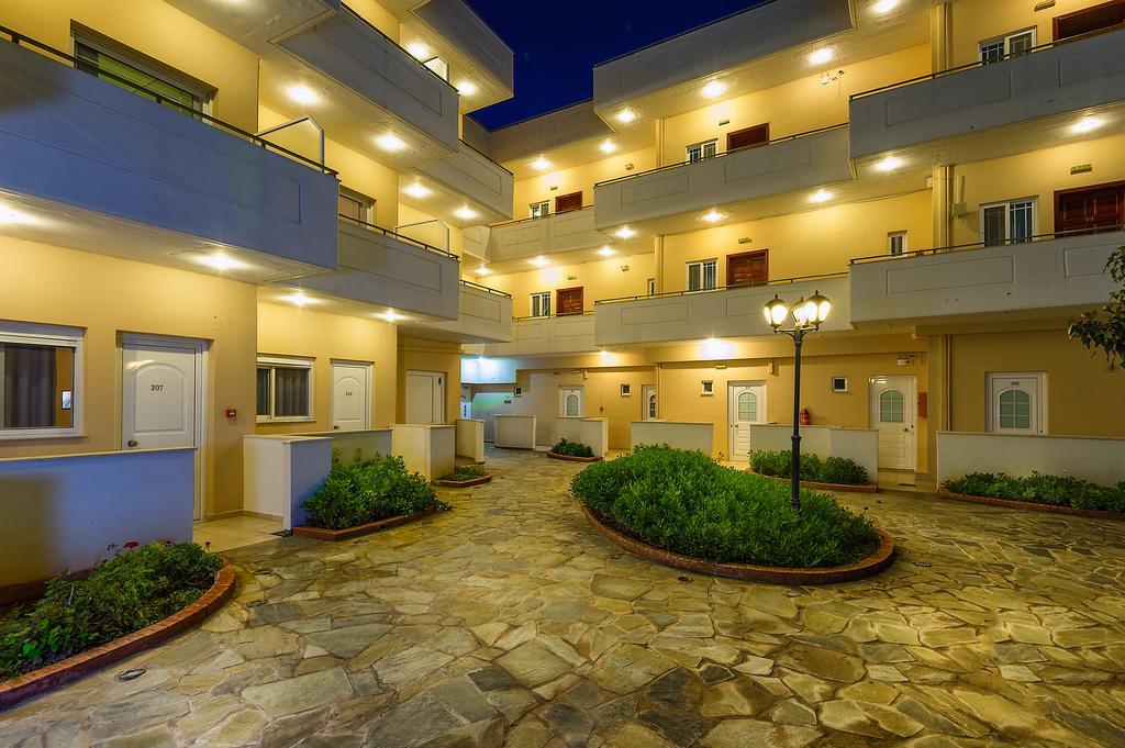 קלמאטה Hotel Fotini מראה חיצוני תמונה