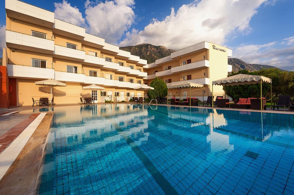 קלמאטה Hotel Fotini מראה חיצוני תמונה